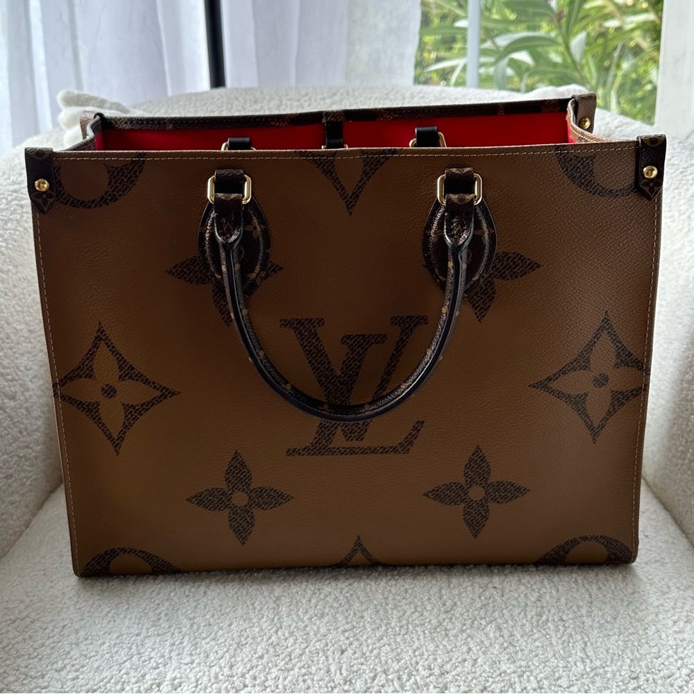 Louis Vuitton On The Go MM Tote
